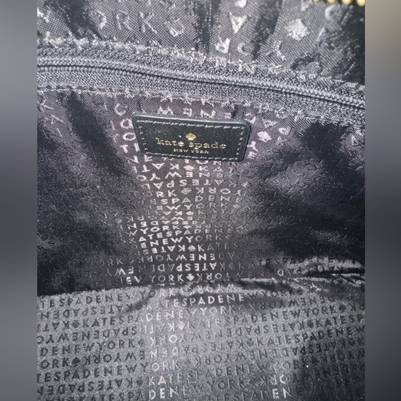 Black Kate Spade tote handbag with zipper and feet!! 🖤 - Picture 3 of 7